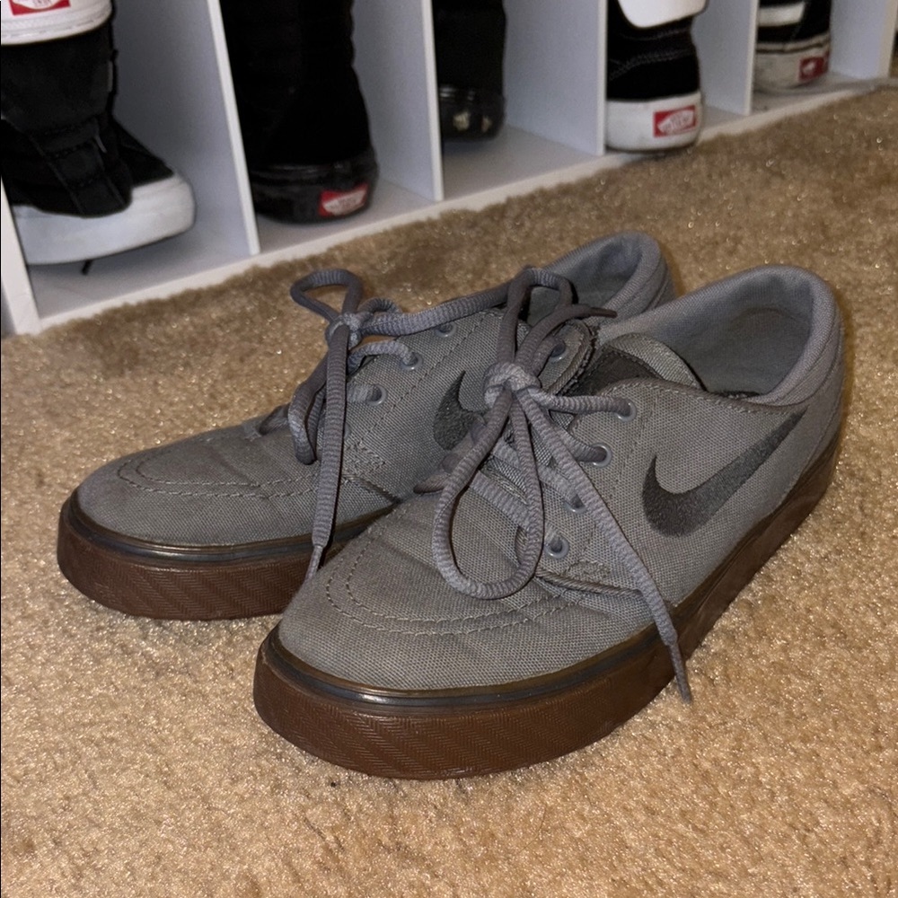 Nike Janoski Gray and Brown Sneakers Low-Top Casual